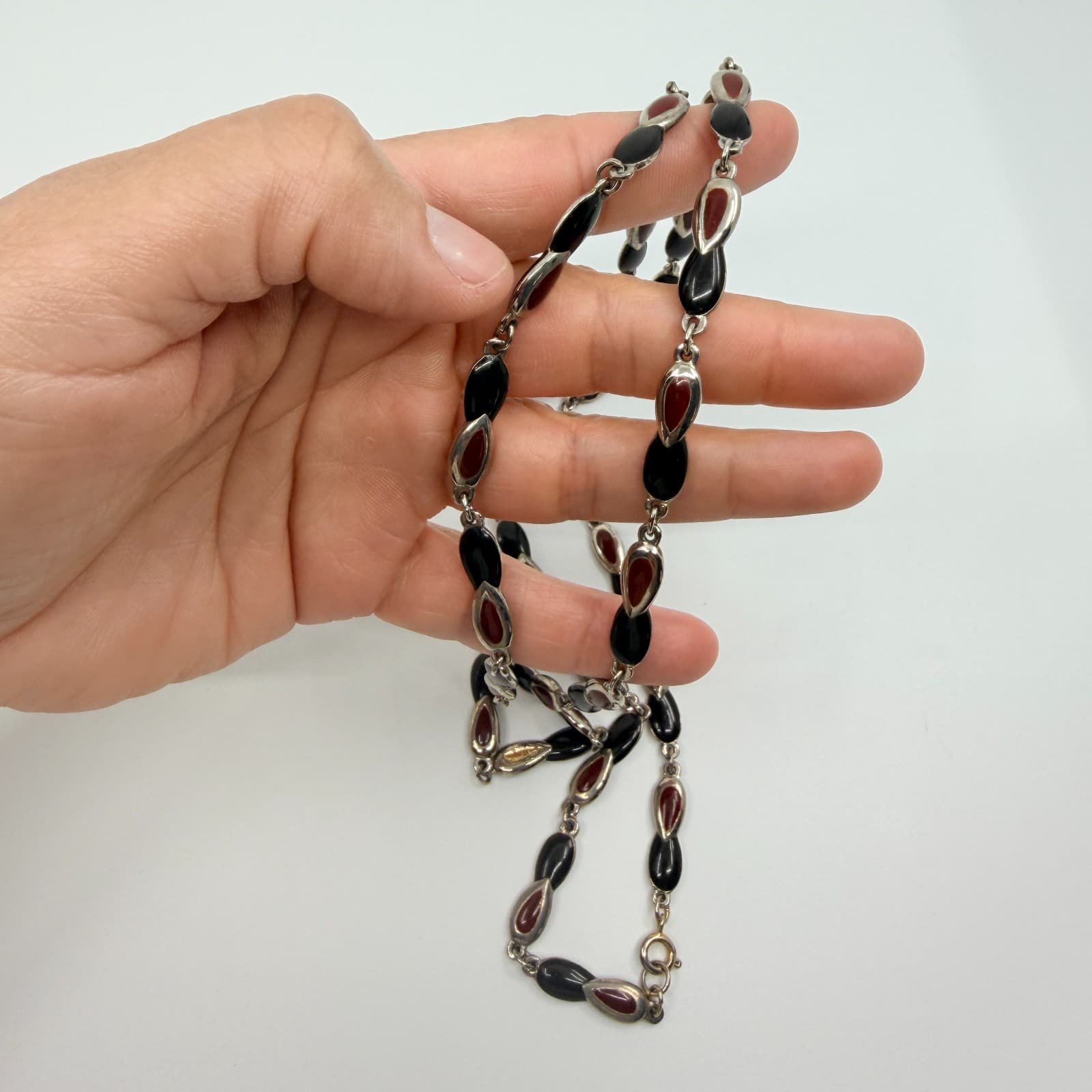 Vintage Silver Tone Station Necklace Black Burgundy Teardrop Link Long Boho Y2K - Thumbnail 8