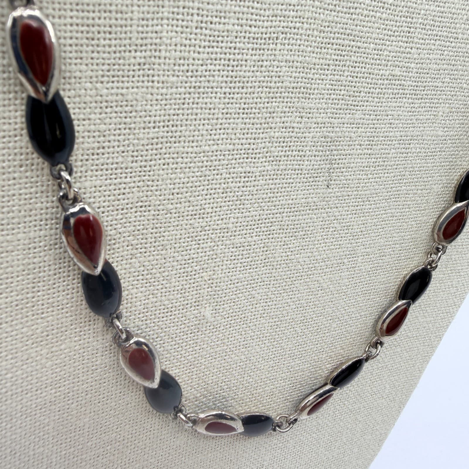 Vintage Silver Tone Station Necklace Black Burgundy Teardrop Link Long Boho Y2K - Thumbnail 4