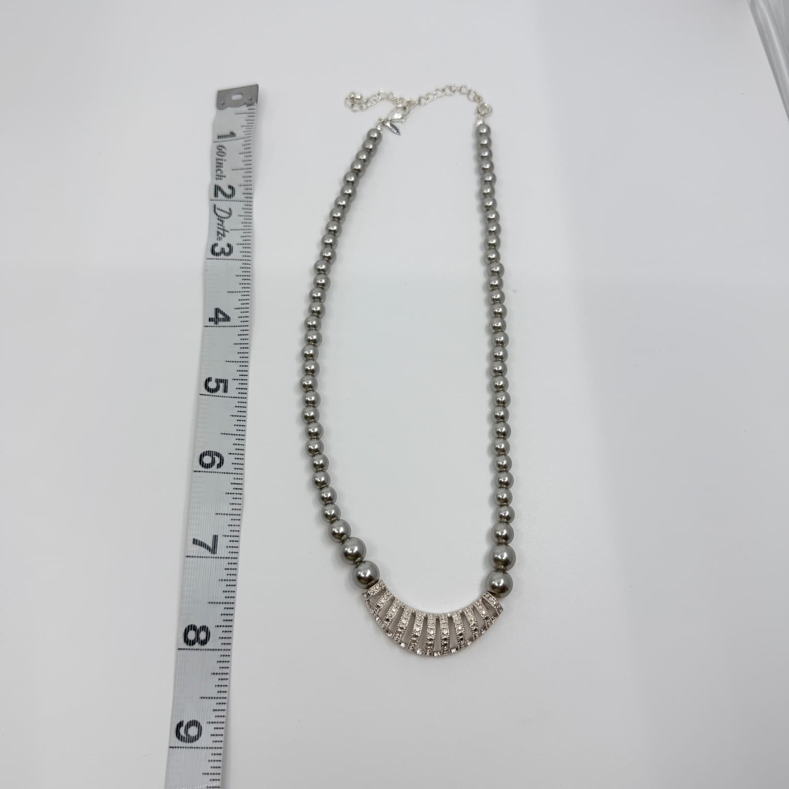 Vintage Avon SAQ Gray Pearl Rhinestone Curved Bib Station Necklace Statement 90s - Thumbnail 9