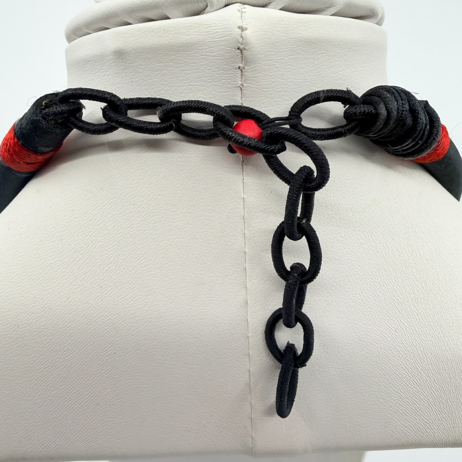 Vintage Red Floral Carved Pendant Necklace Black Cord Statement Boho Ethnic 90s - Thumbnail 7