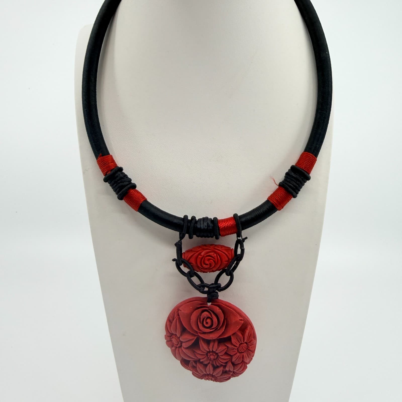 Vintage Red Floral Carved Pendant Necklace Black Cord Statement Boho Ethnic 90s - Thumbnail 3