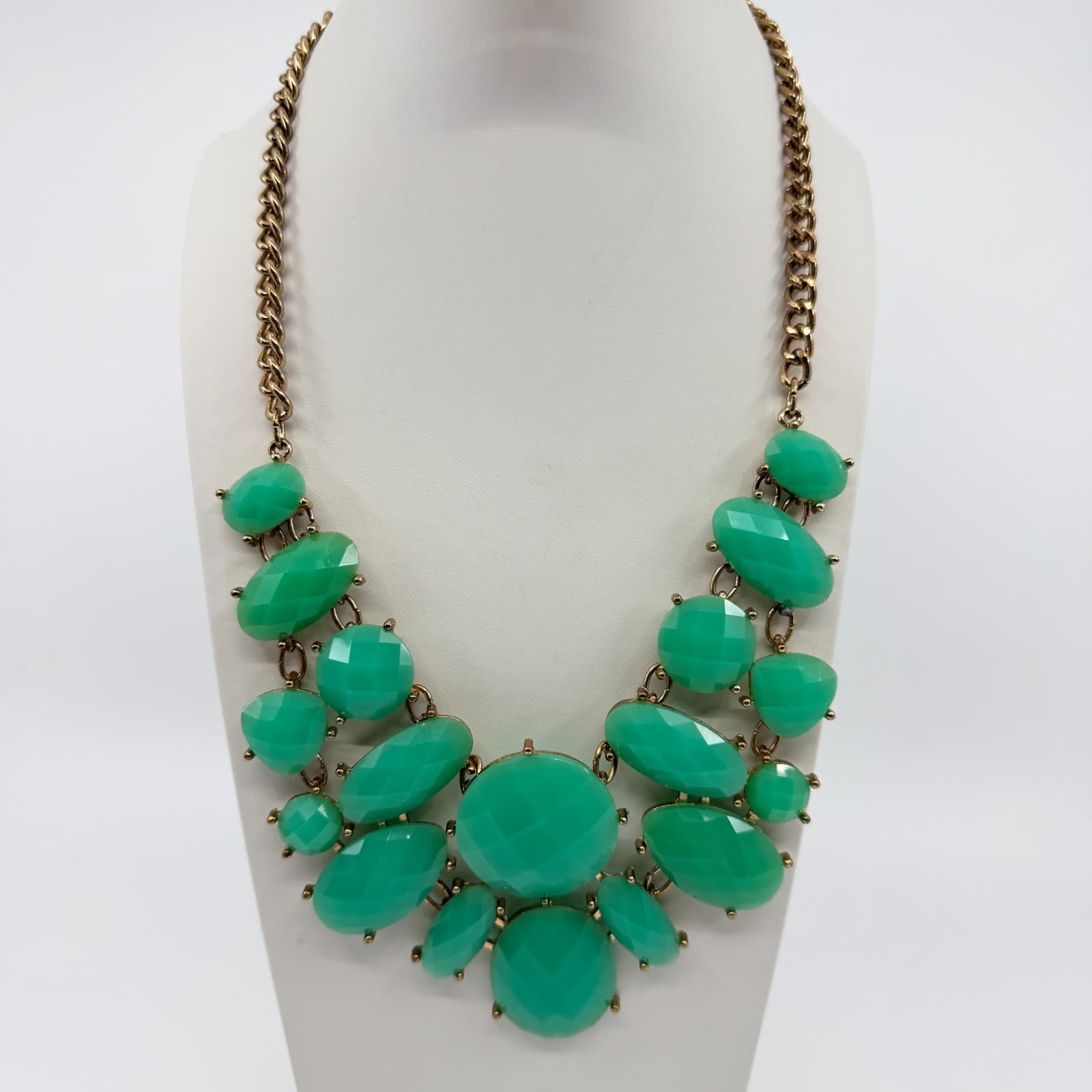 Vintage Gold Tone Mint Green Bib Necklace Faceted Stone Chunky Statement Y2K - Thumbnail 3