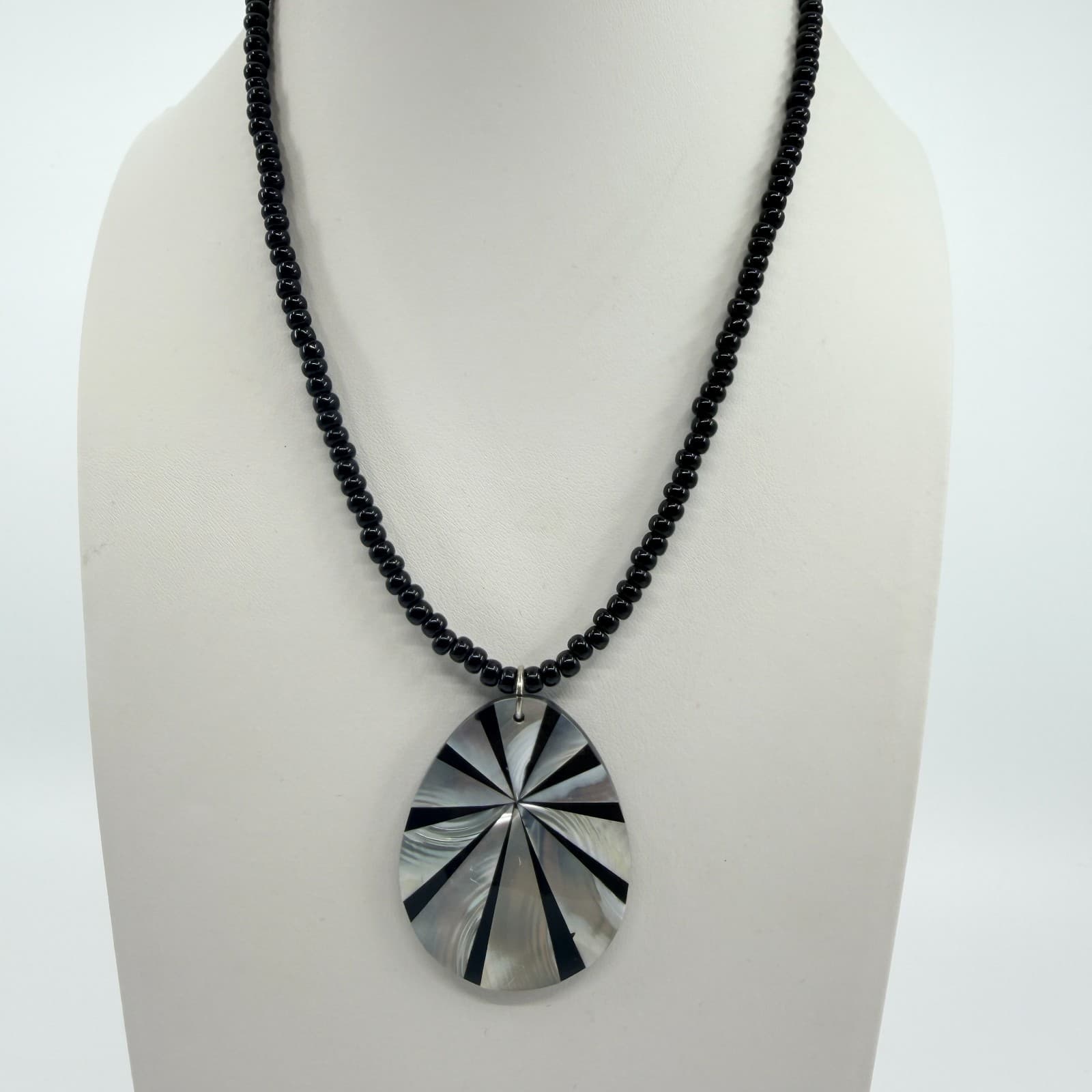 Vintage Silver Tone Black Gray Inlay Teardrop Pendant Necklace Beaded Boho Y2K - Thumbnail 2