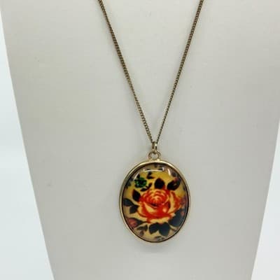Vintage Russian Khokhloma Style Oval Rose Pendant Necklace Hand Painted Floral - Thumbnail 2