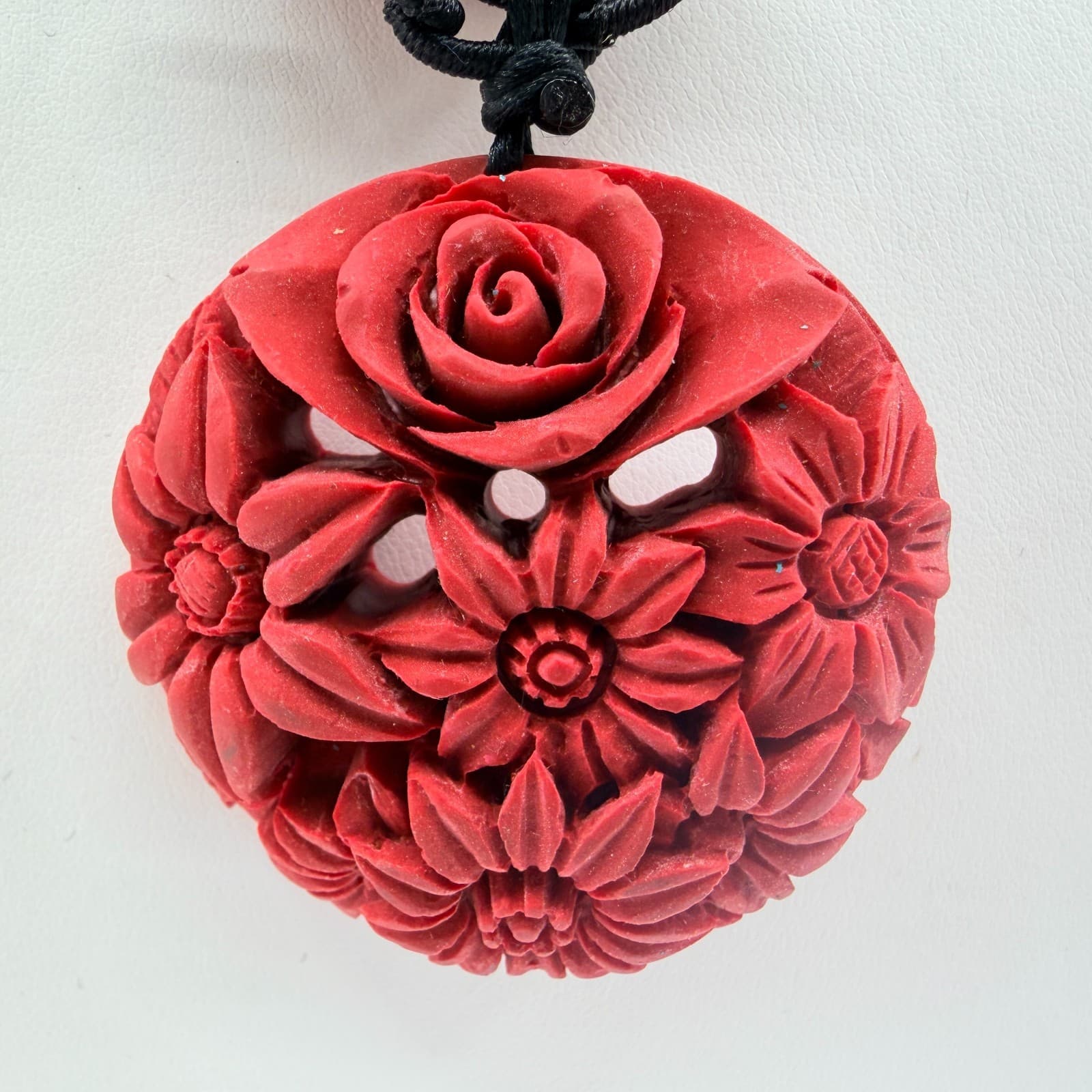 Vintage Red Floral Carved Pendant Necklace Black Cord Statement Boho Ethnic 90s - Thumbnail 5