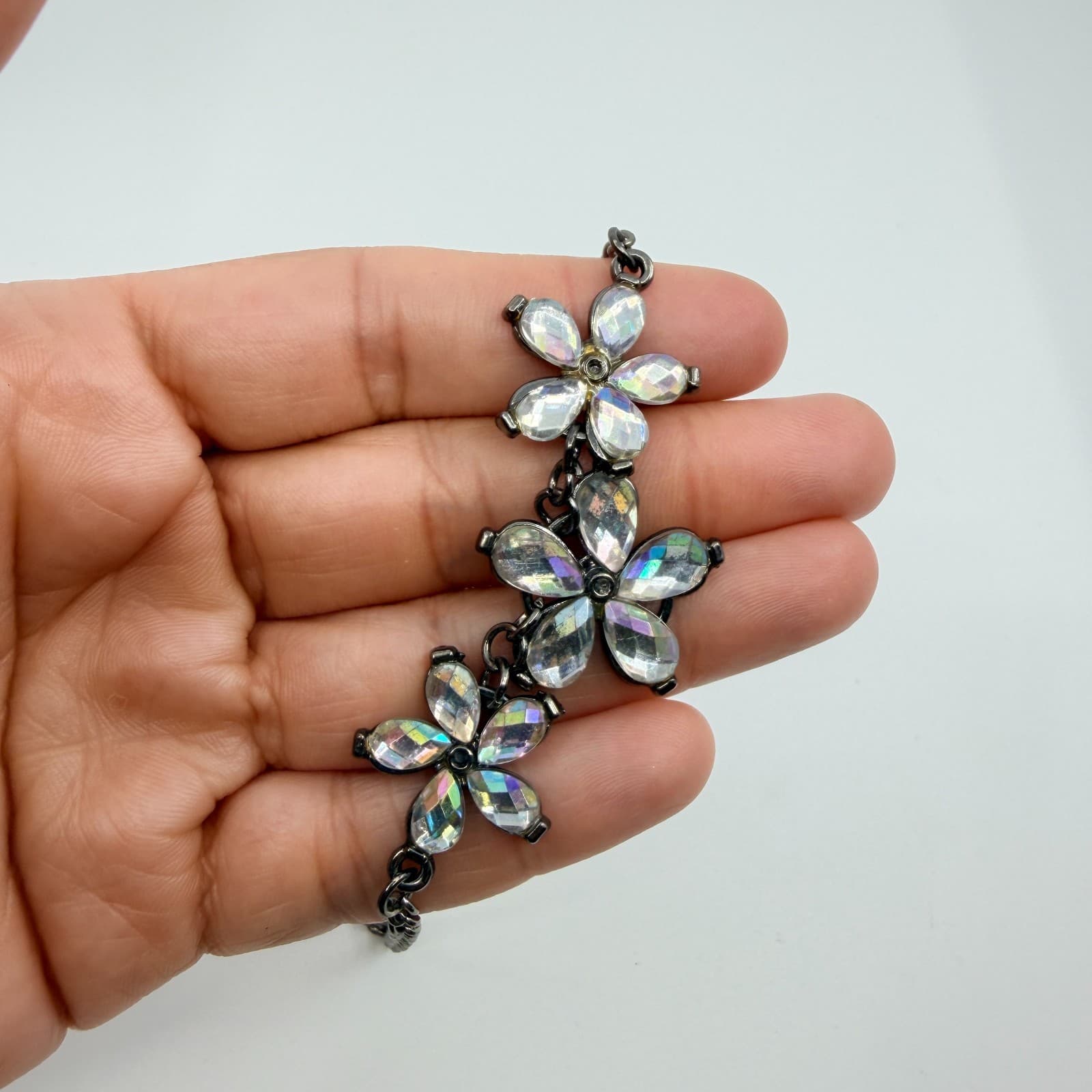 Vintage Gunmetal Tone Iridescent Floral Necklace Rhinestone Flower Statement Y2K - Thumbnail 6