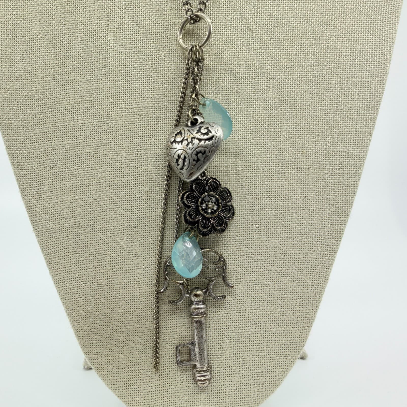 Vintage Antique Silver Tone Charm Necklace Heart Key Flower Boho Statement Y2K - Thumbnail 2