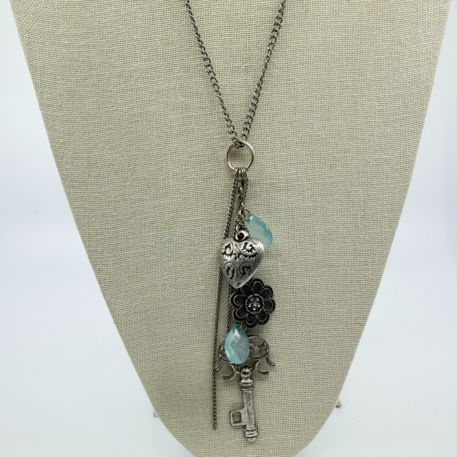 Vintage Antique Silver Tone Charm Necklace Heart Key Flower Boho Statement Y2K - Thumbnail 4