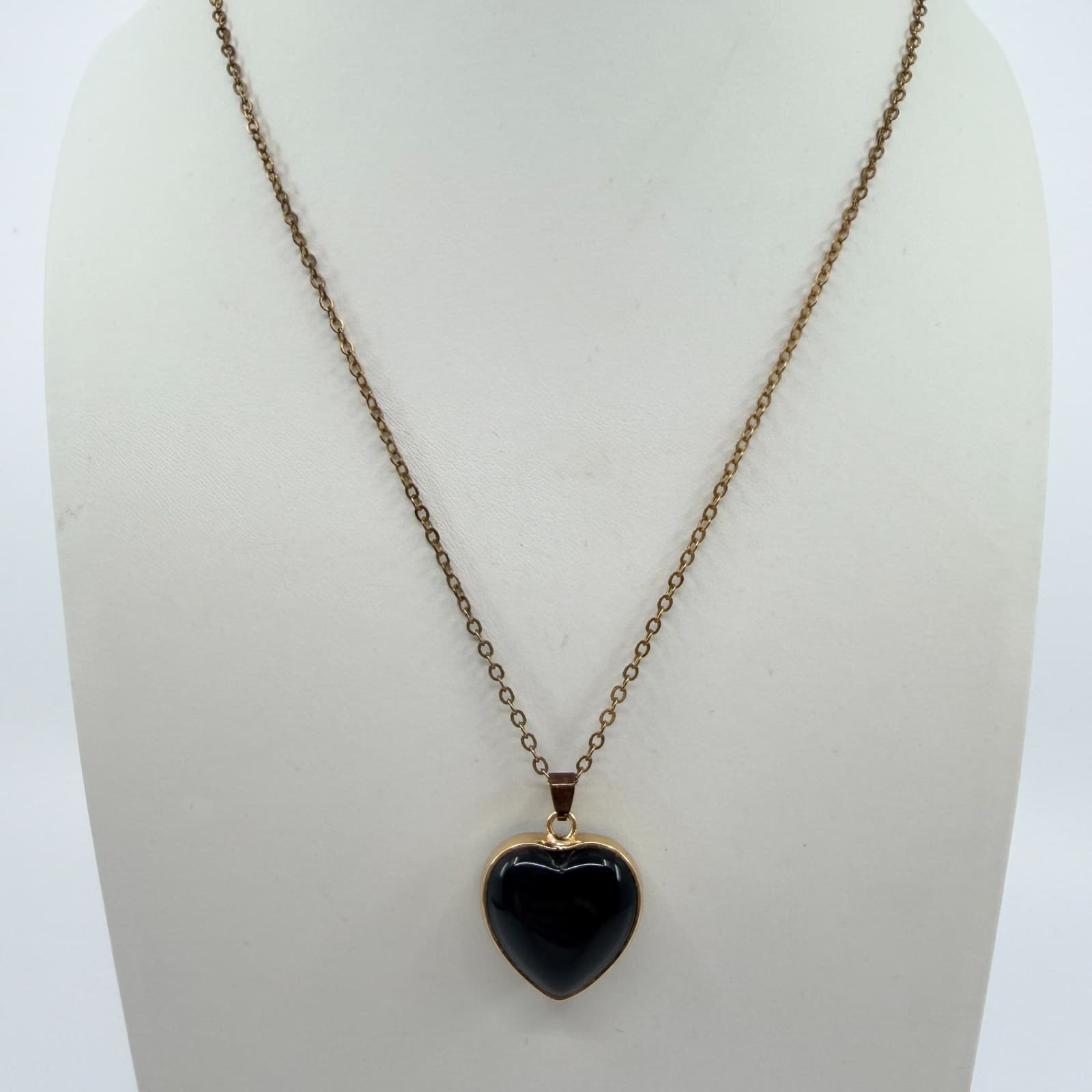Vintage Gold Tone Black Heart Pendant Necklace Minimalist Dainty Retro Statement - Thumbnail 3