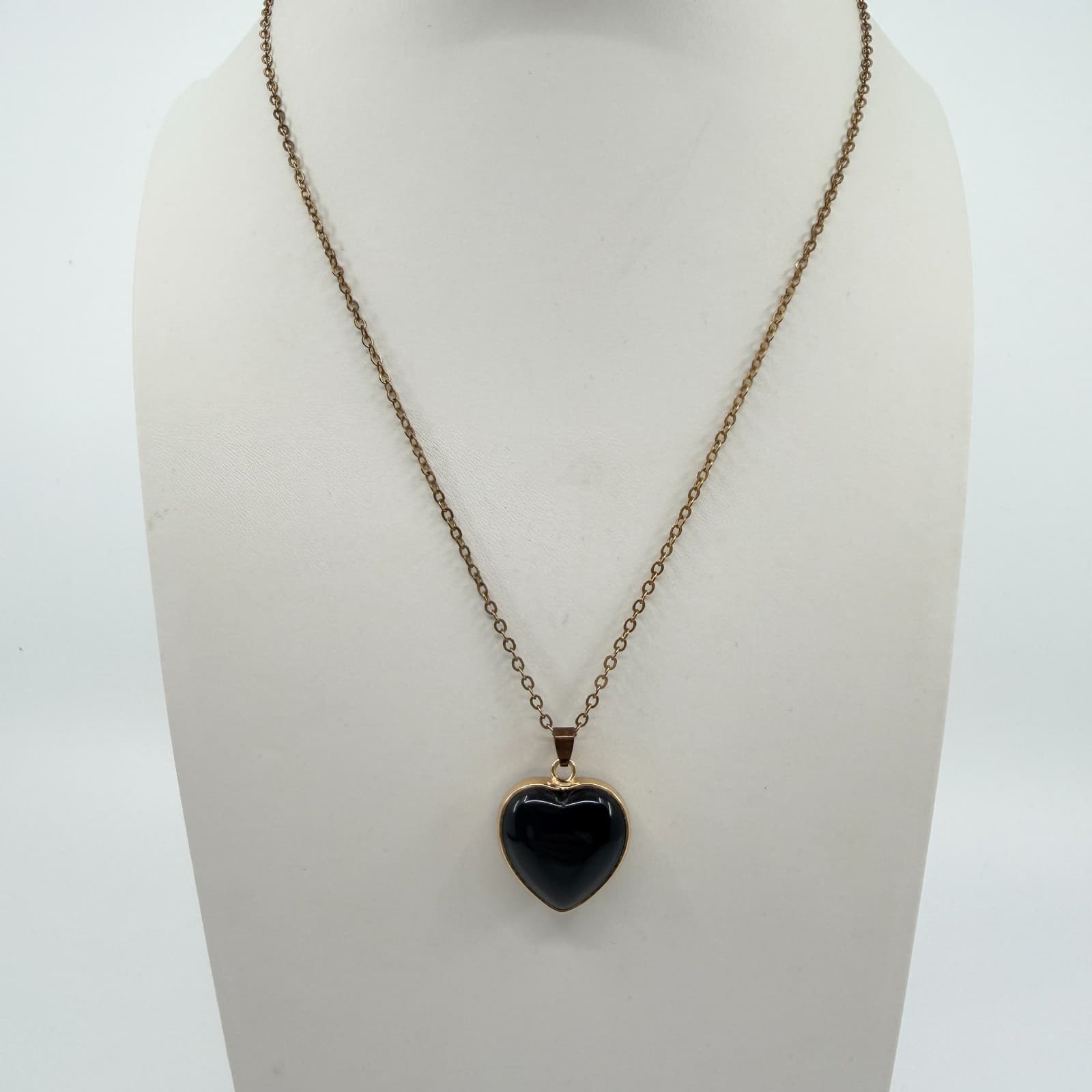 Vintage Gold Tone Black Heart Pendant Necklace Minimalist Dainty Retro Statement - Thumbnail 4