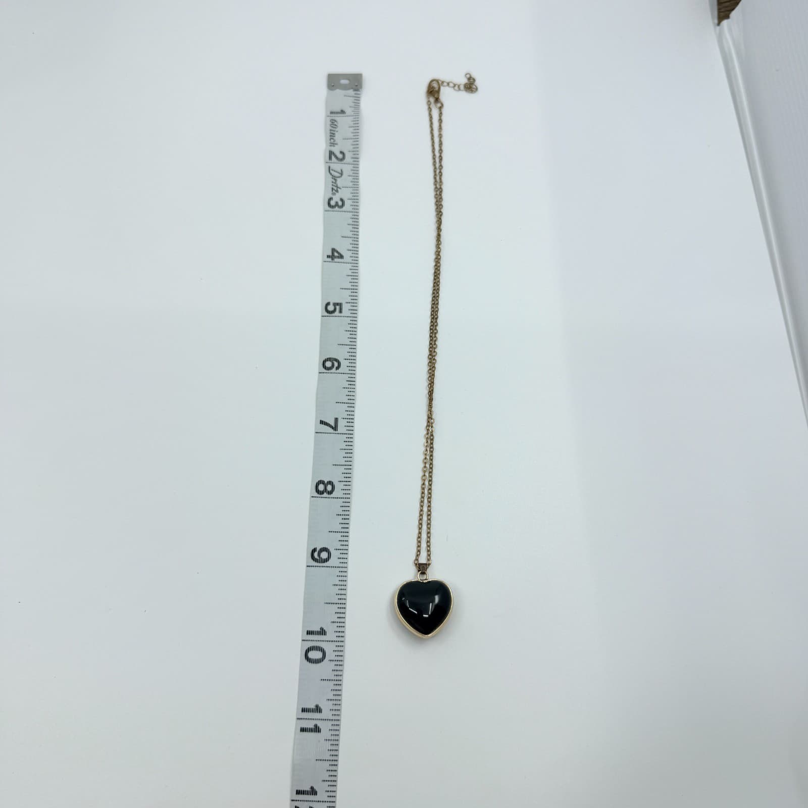 Vintage Gold Tone Black Heart Pendant Necklace Minimalist Dainty Retro Statement - Thumbnail 11