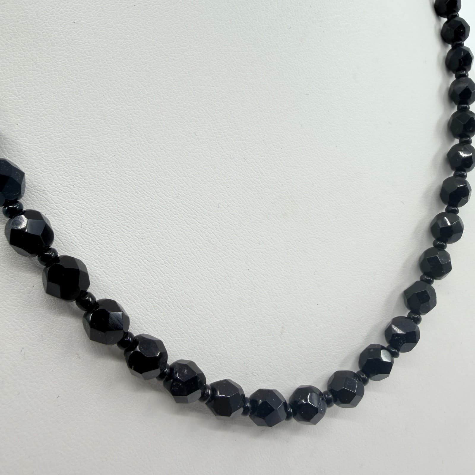 Vintage Black Beaded Necklace Faceted Glass Crystal Graduated Statement Retro 90 - Thumbnail 3