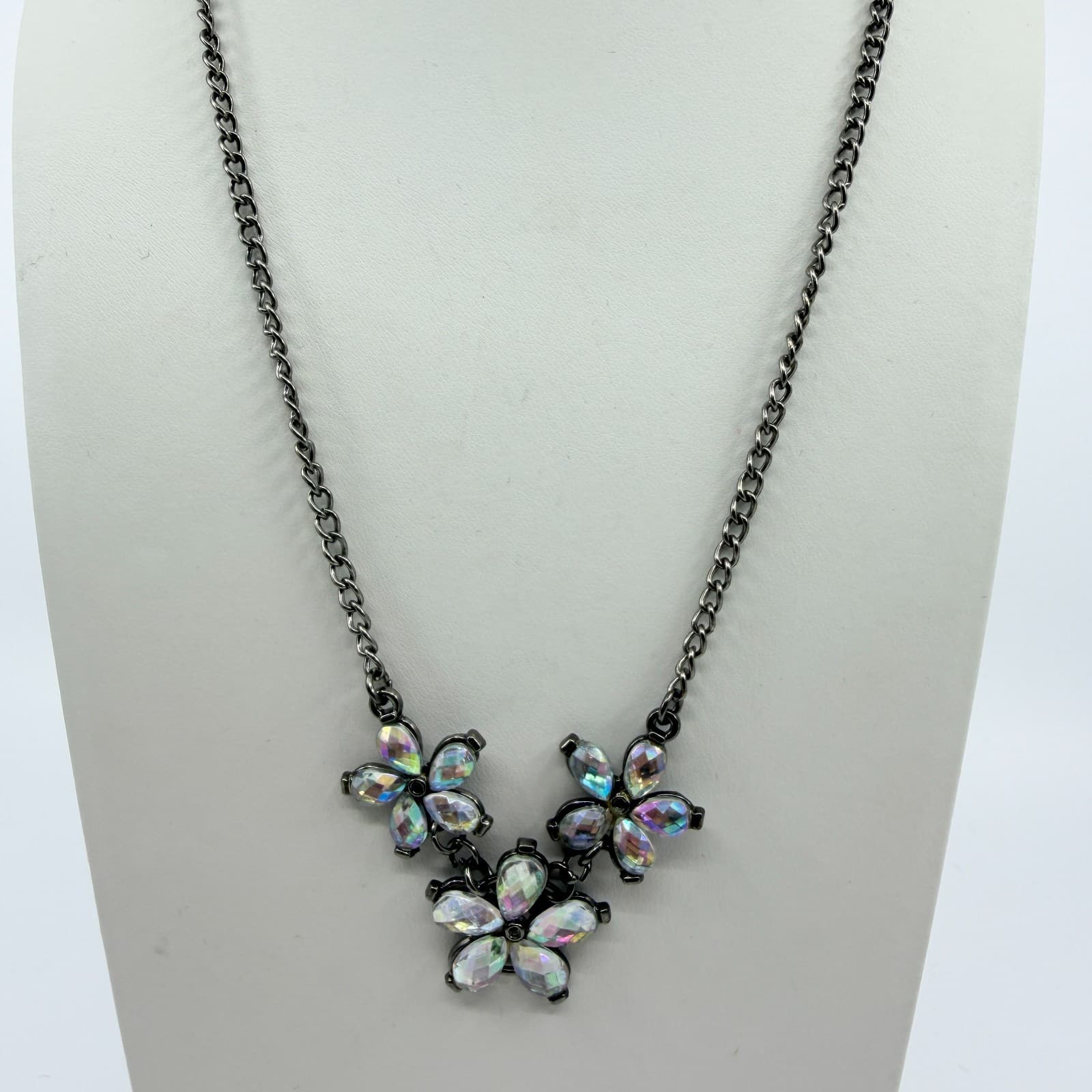 Vintage Gunmetal Tone Iridescent Floral Necklace Rhinestone Flower Statement Y2K - Thumbnail 3