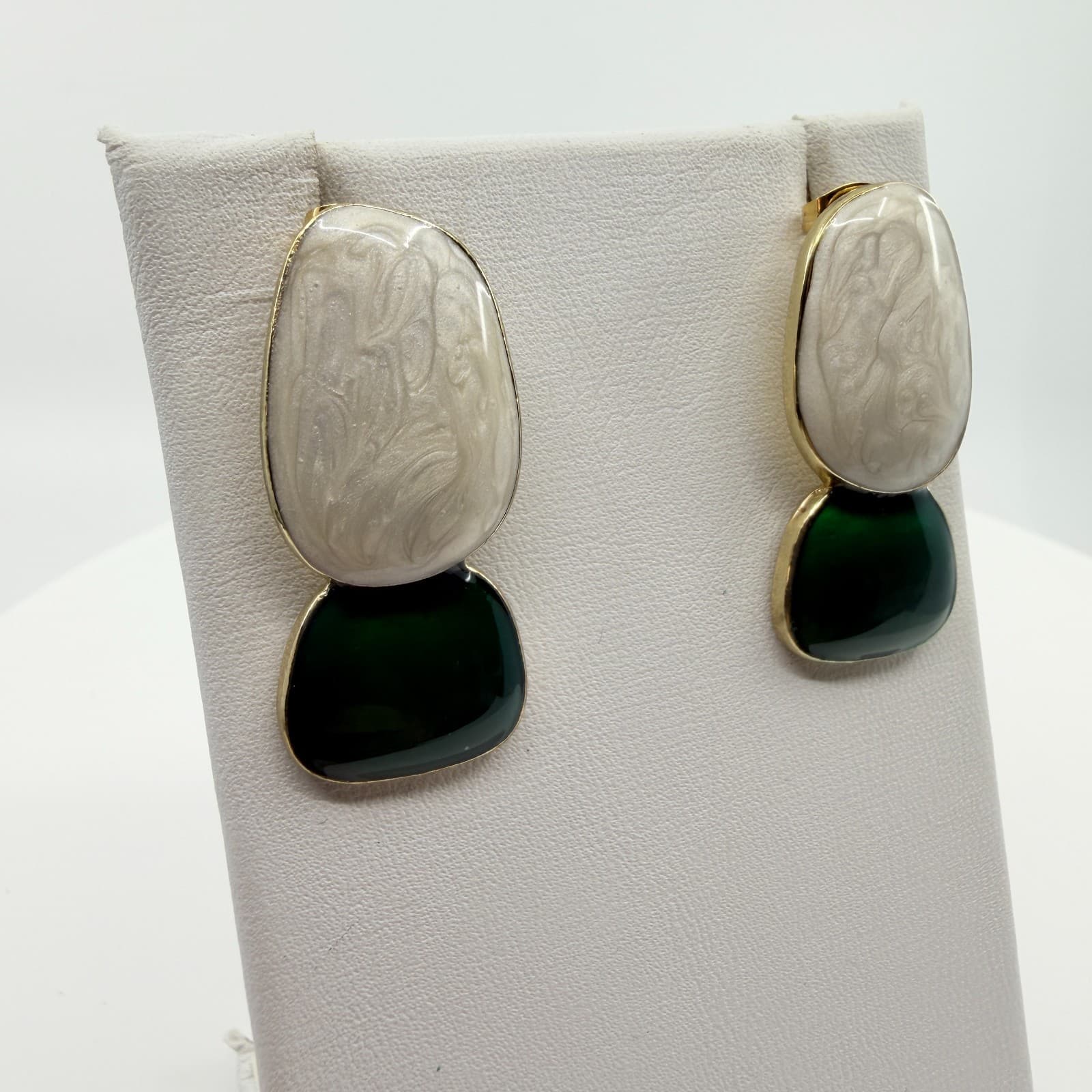 Vintage Gold Tone Enamel Drop Earrings Green White Swirl Abstract Statement 90s - Thumbnail 2