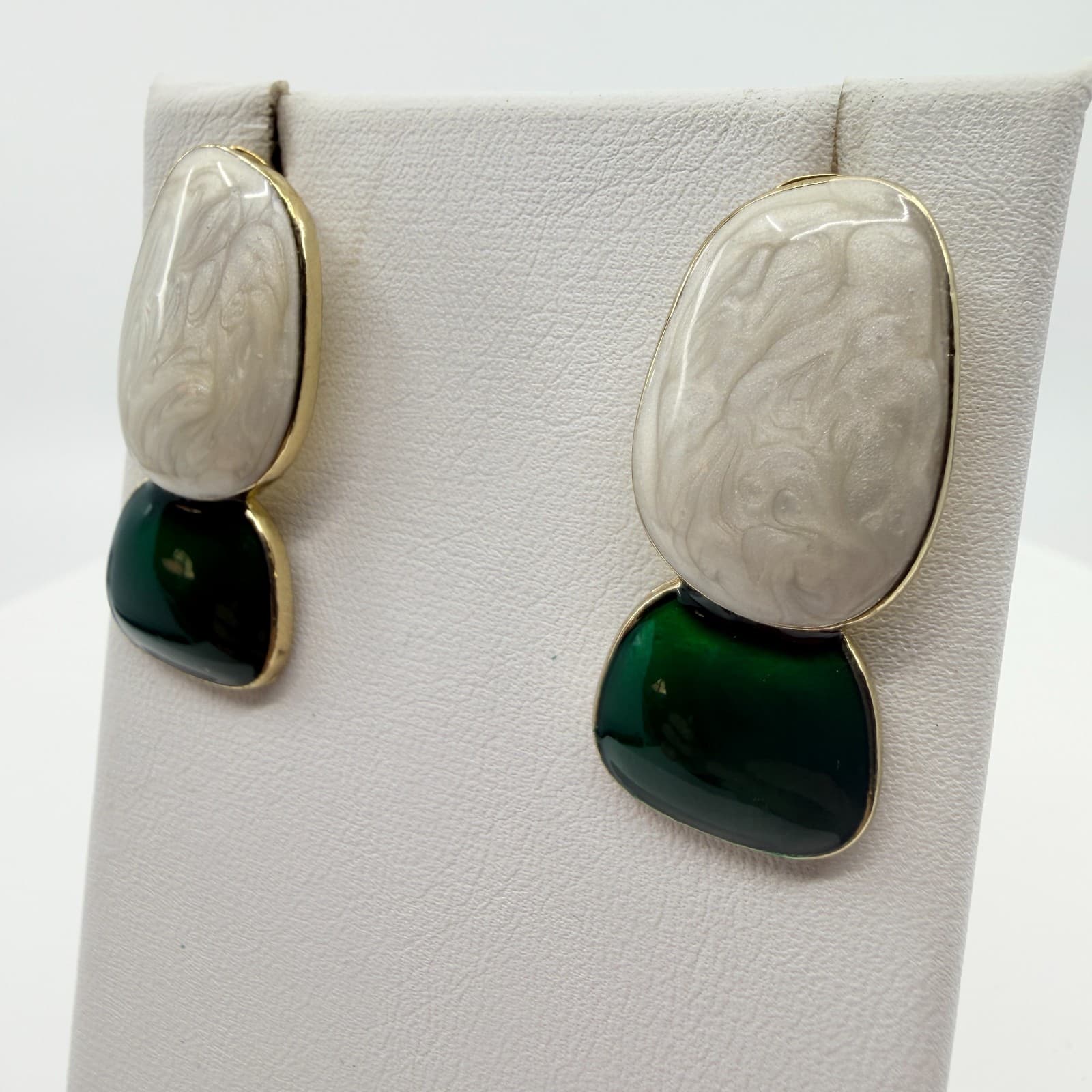 Vintage Gold Tone Enamel Drop Earrings Green White Swirl Abstract Statement 90s - Thumbnail 4