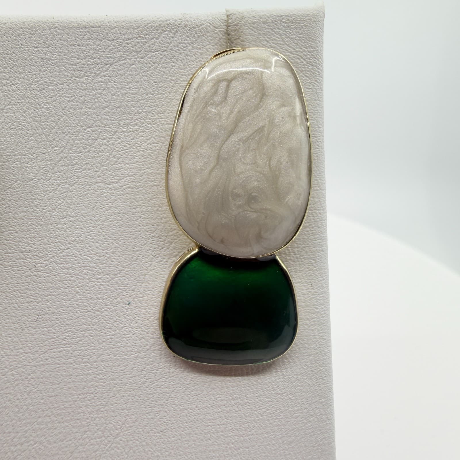 Vintage Gold Tone Enamel Drop Earrings Green White Swirl Abstract Statement 90s - Thumbnail 5