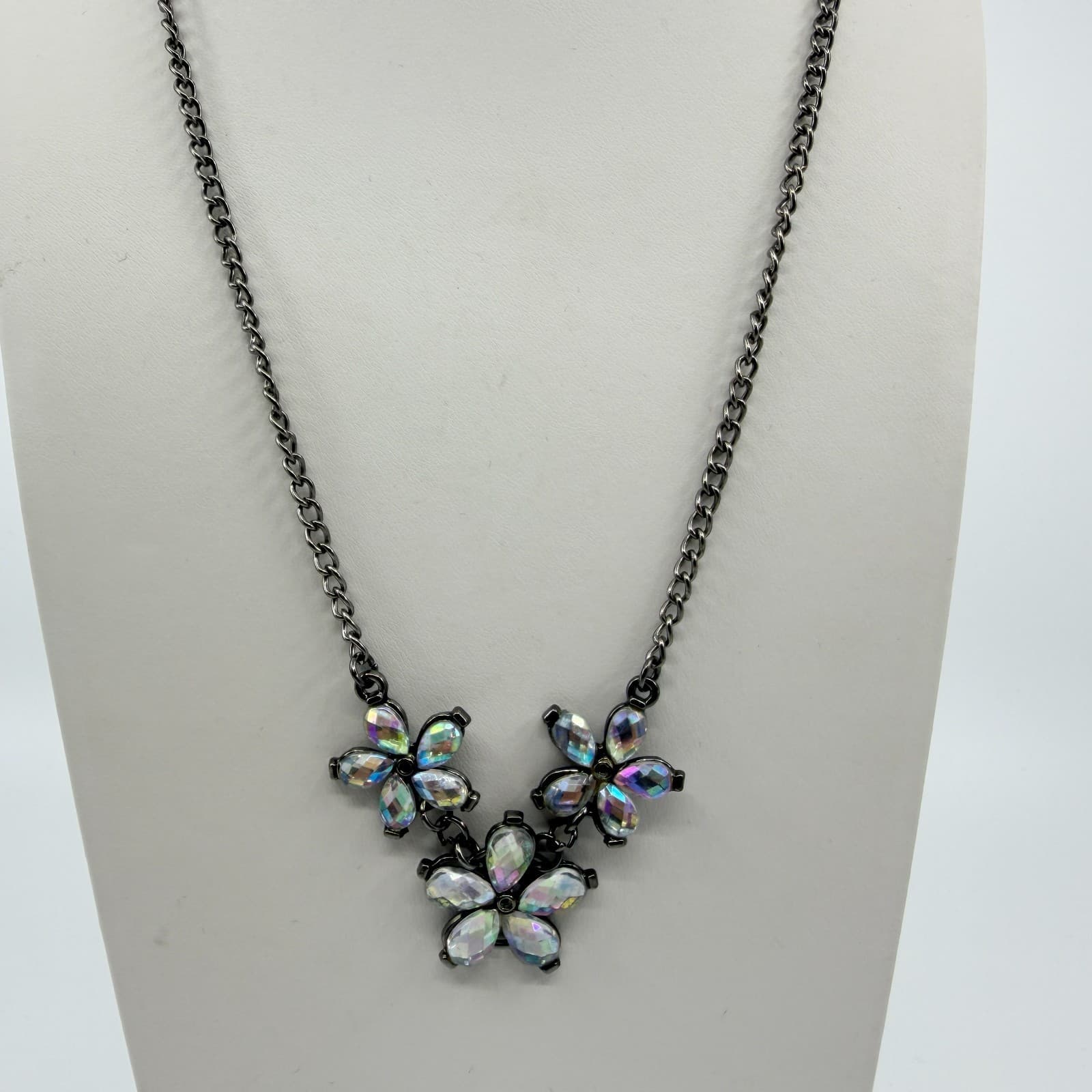 Vintage Gunmetal Tone Iridescent Floral Necklace Rhinestone Flower Statement Y2K - Thumbnail 4