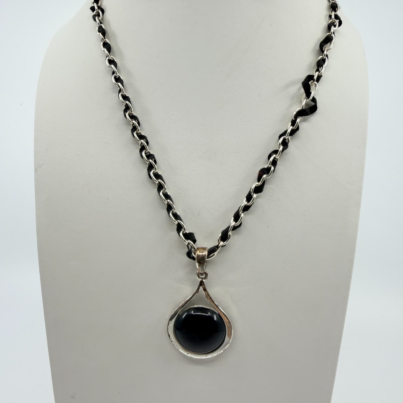 Vintage Silver Tone Black Cabochon Pendant Necklace Woven Chain Retro Boho - Thumbnail 3