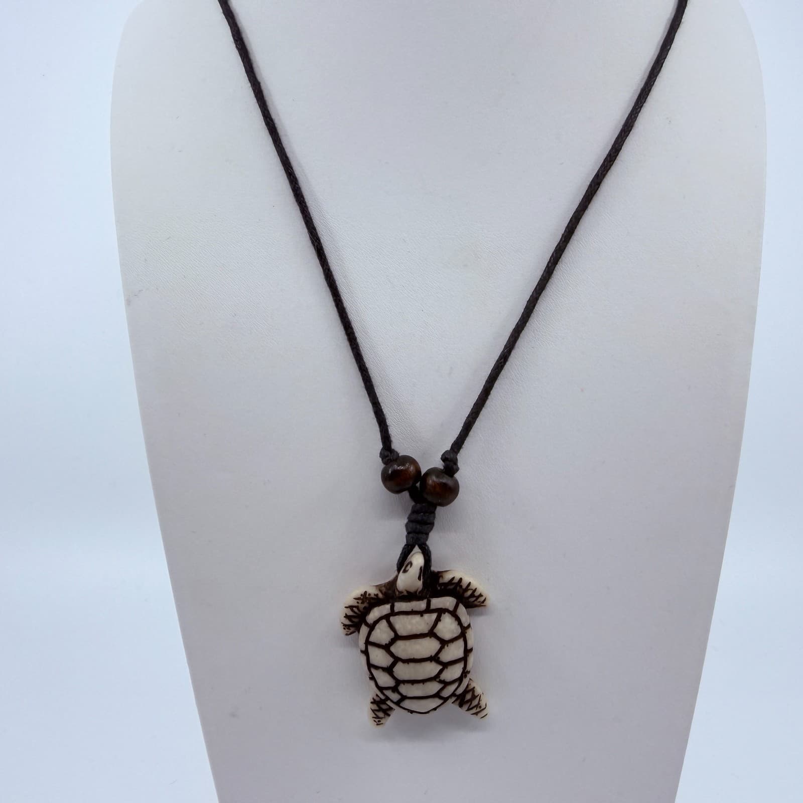 Vintage Carved Sea Turtle Pendant Necklace Black Cord Beachy Boho Minimalist 90s - Thumbnail 4