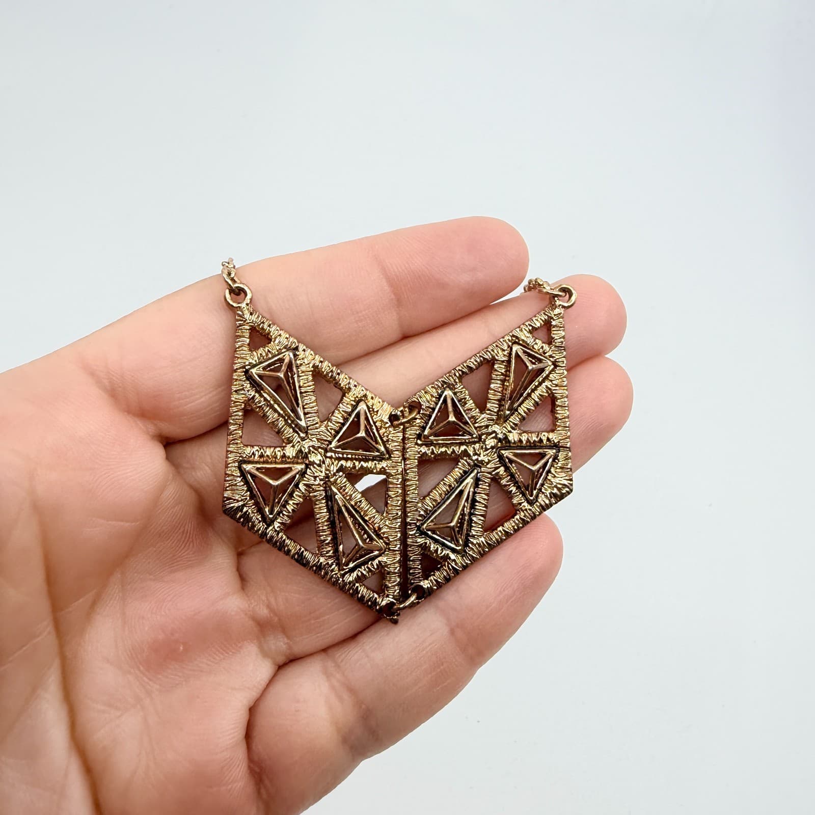VTG Retro Gold Tone Geometric Triangle Cutout Chevron Pendant Statement Necklace - Thumbnail 8