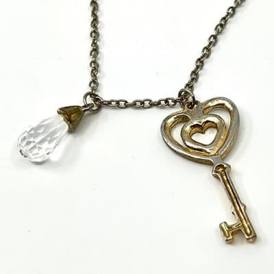 Vintage Gold Tone Heart Key Pendant Necklace Crystal Drop Charm Y2K Aesthetic - Thumbnail 9