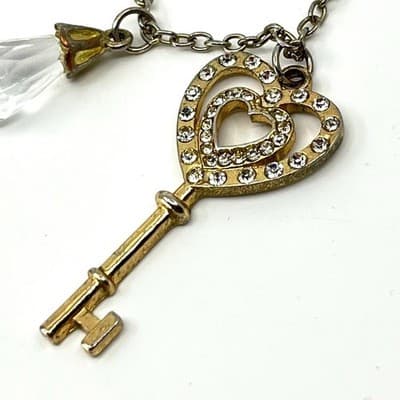 Vintage Gold Tone Heart Key Pendant Necklace Crystal Drop Charm Y2K Aesthetic - Thumbnail 7