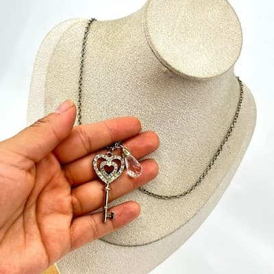 Vintage Gold Tone Heart Key Pendant Necklace Crystal Drop Charm Y2K Aesthetic - Thumbnail 12