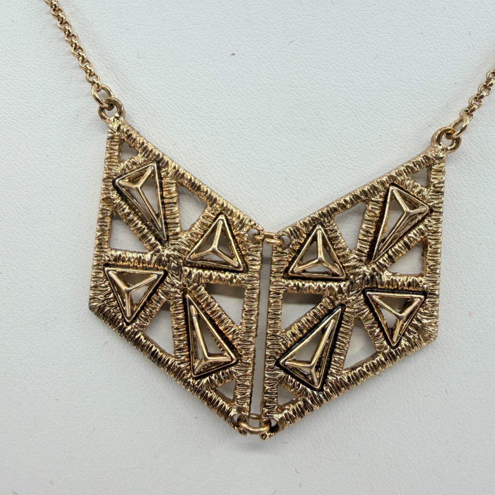 VTG Retro Gold Tone Geometric Triangle Cutout Chevron Pendant Statement Necklace - Thumbnail 3