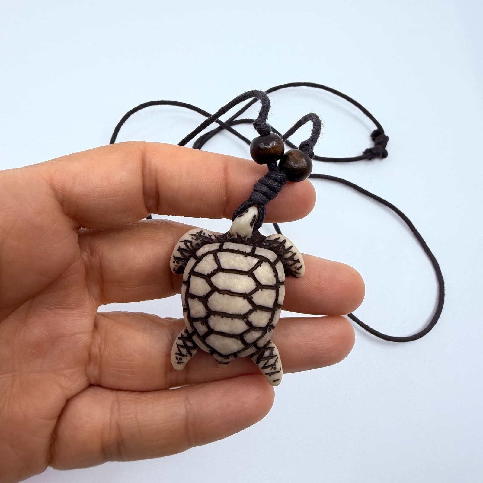 Vintage Carved Sea Turtle Pendant Necklace Black Cord Beachy Boho Minimalist 90s - Thumbnail 6