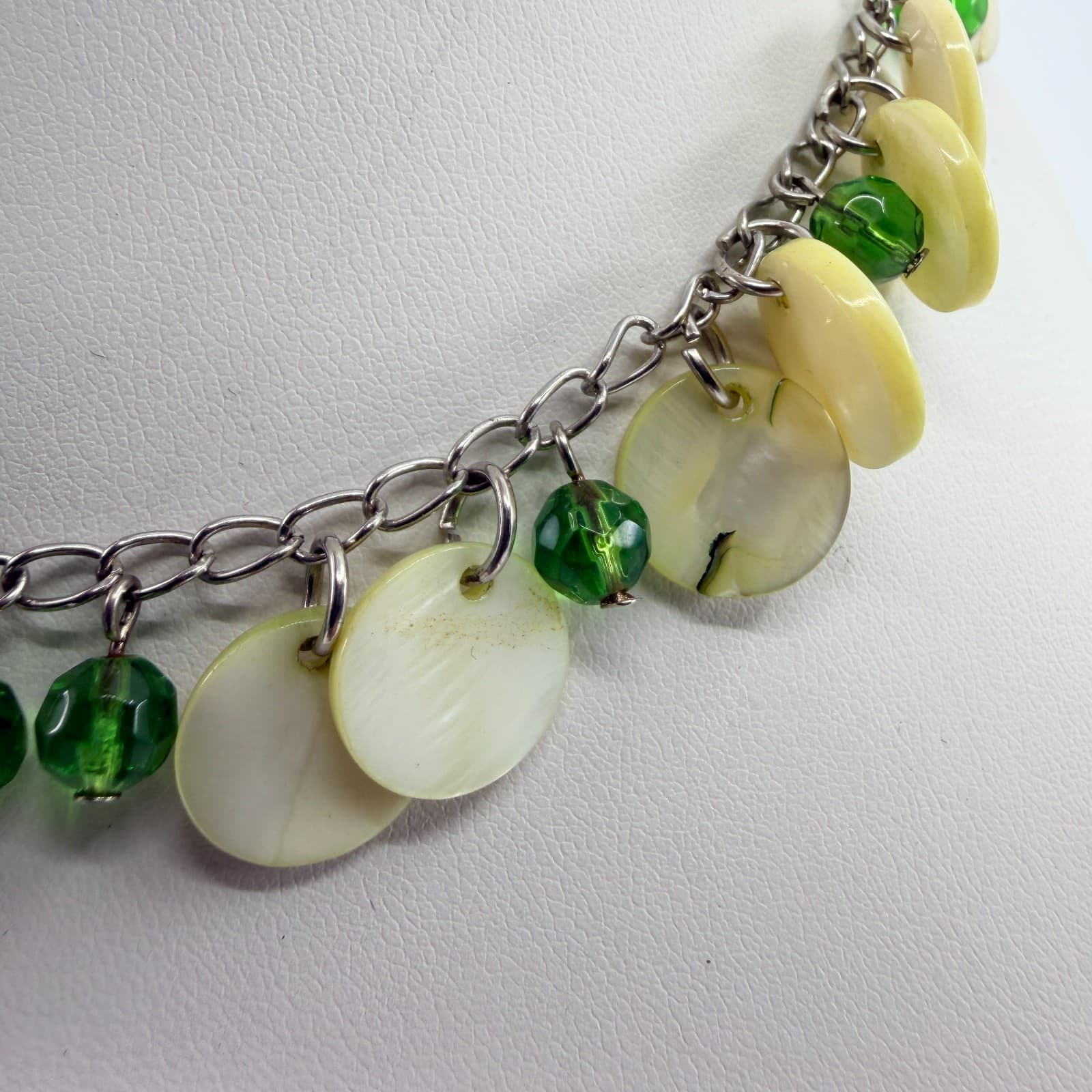 Vintage Silver Tone Iridescent Cream Disc Necklace Green Beaded Boho Beachy Y2K - Thumbnail 5