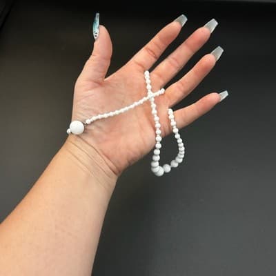 Vintage White Milk Glass Beaded Necklace with Large Center Bead 21" Classic Y2K - Thumbnail 2