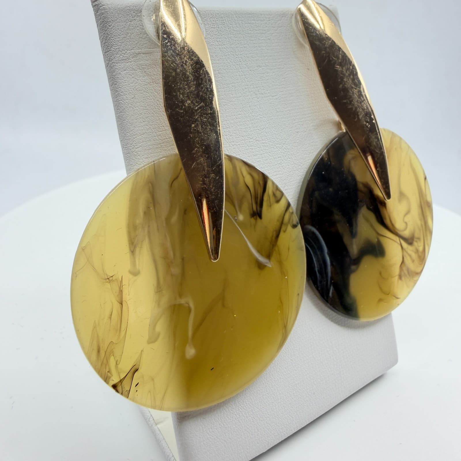 VTG Chunky Marbled Amber Dolor Resin Statement Hoop Earrings Gold Tone Abstract - Thumbnail 2