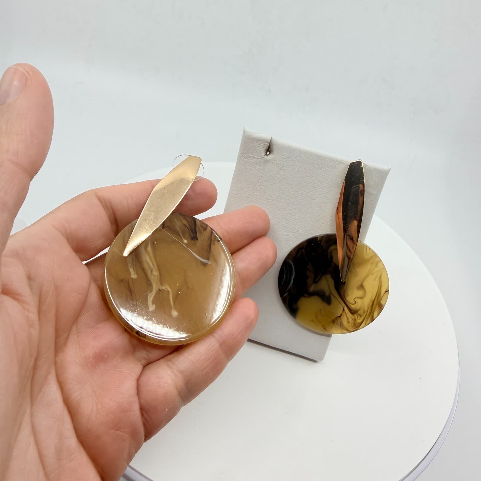 VTG Chunky Marbled Amber Dolor Resin Statement Hoop Earrings Gold Tone Abstract - Thumbnail 6