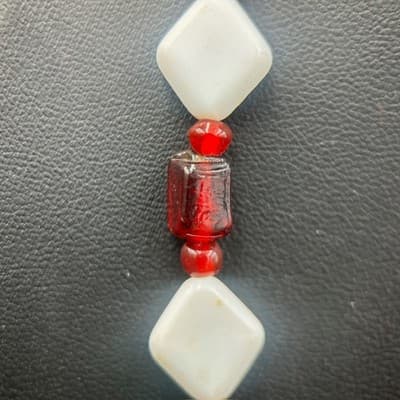 Vintage 21" Red & White Beaded Necklace Geometric Acrylic Beads Retro Jewelry - Thumbnail 7