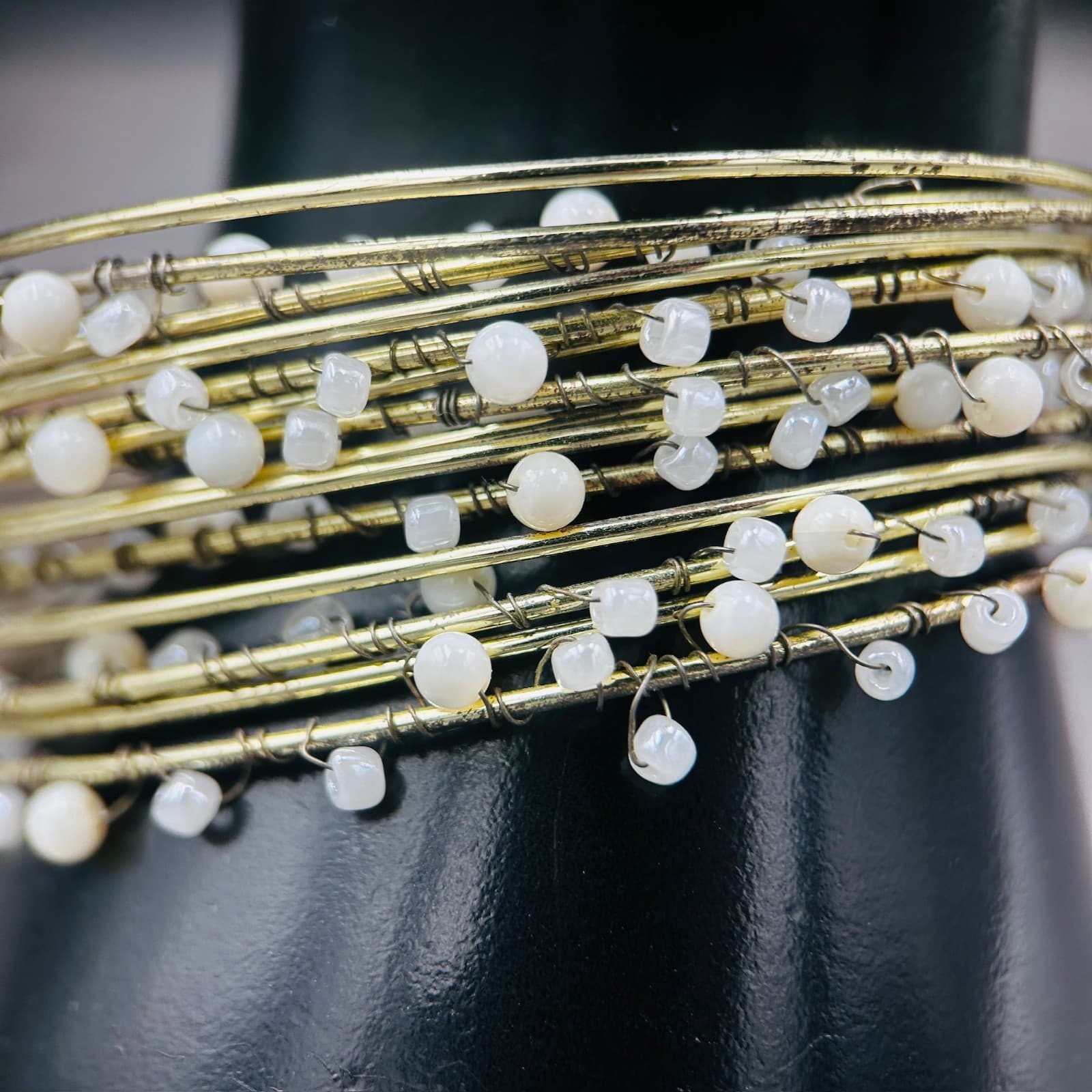 Vintage Gold-Tone Wire Bangle Bracelet White Bead Accents Boho Stacking Style - Thumbnail 4