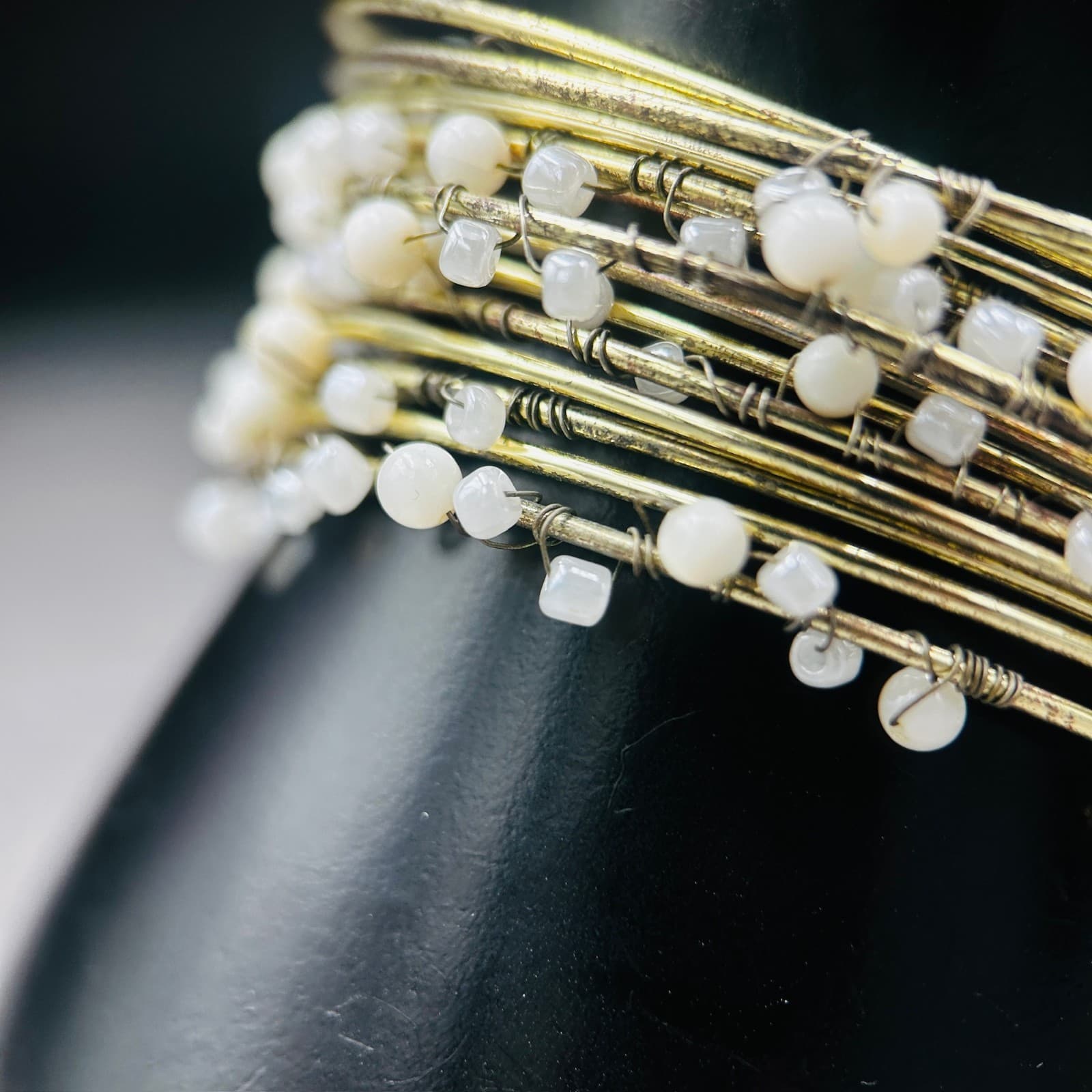 Vintage Gold-Tone Wire Bangle Bracelet White Bead Accents Boho Stacking Style - Thumbnail 5
