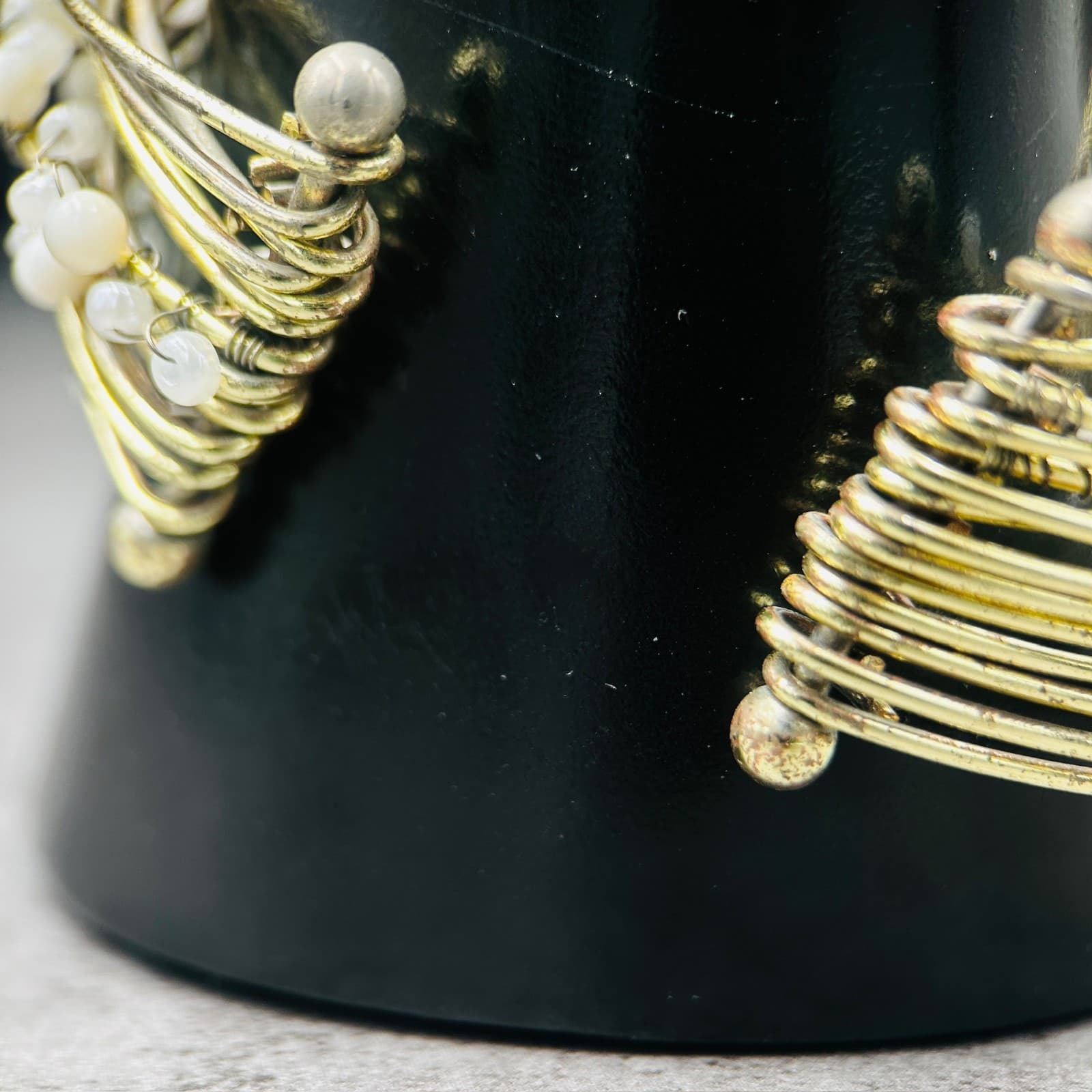 Vintage Gold-Tone Wire Bangle Bracelet White Bead Accents Boho Stacking Style - Thumbnail 6