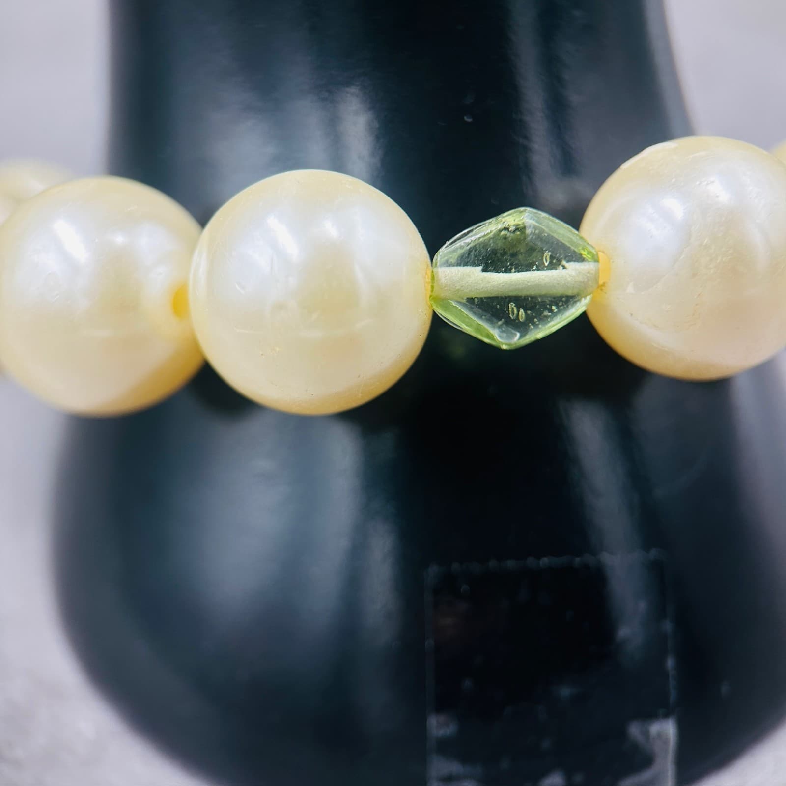 Vintage 90s Y2K Faux Pearl Bracelet Colorful Glass Beads Statement Bracelet - Thumbnail 4