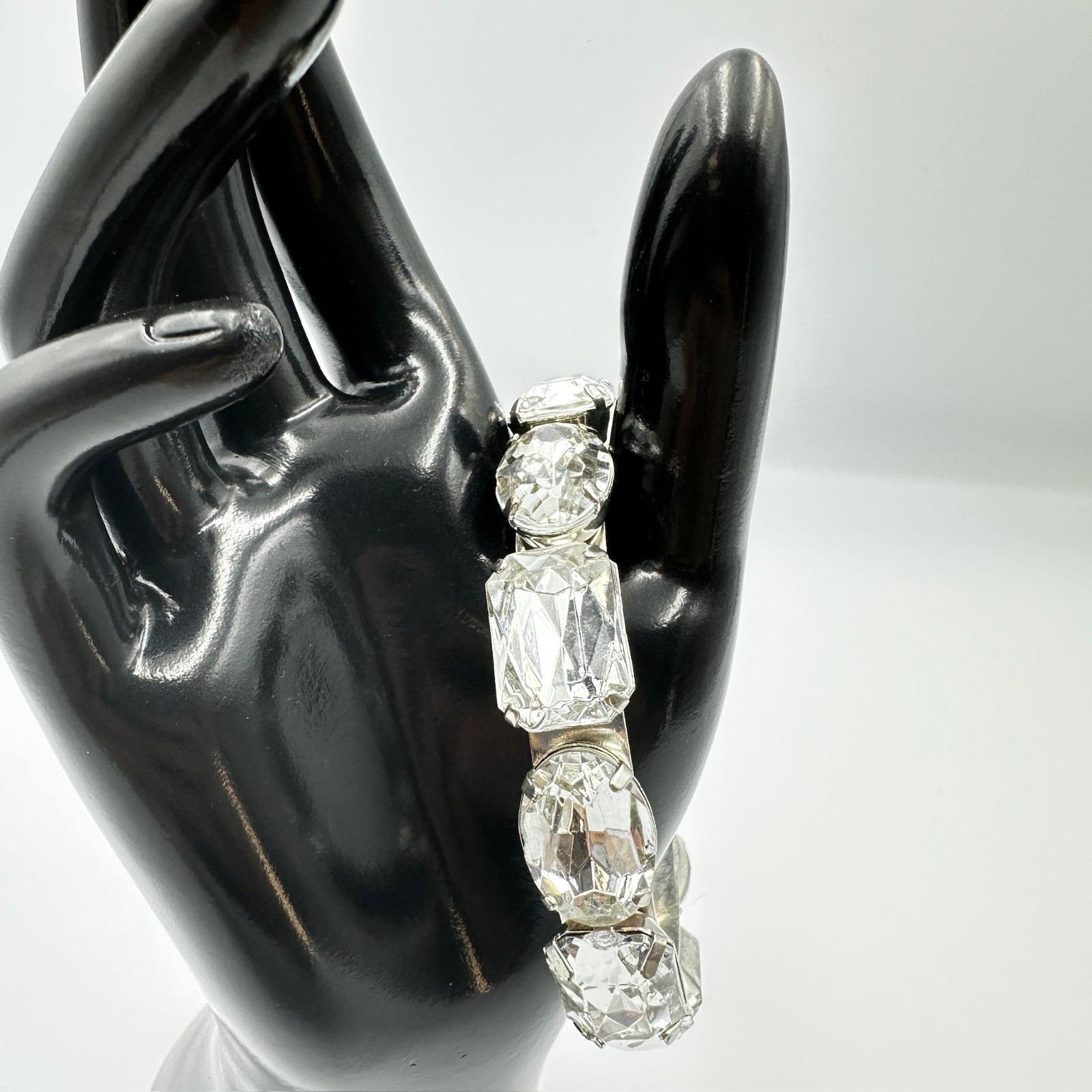 Silver-Tone Oversized Crystal Statement Bangle – Glam Cocktail Sparkle - Thumbnail 2