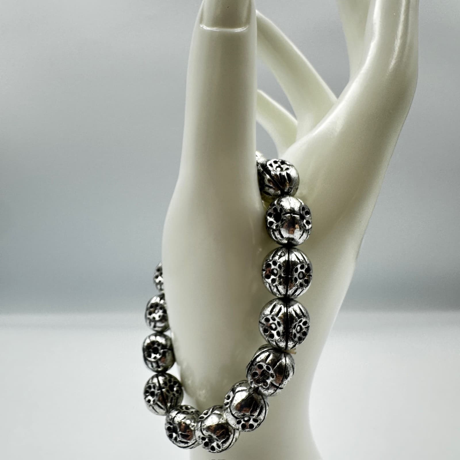 Antiqued Silver Floral Bead Stretch Bracelet – Boho-Meets-Vintage Charm - Thumbnail 5