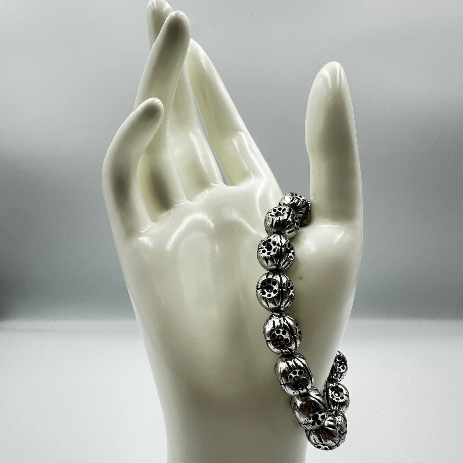 Antiqued Silver Floral Bead Stretch Bracelet – Boho-Meets-Vintage Charm - Thumbnail 2