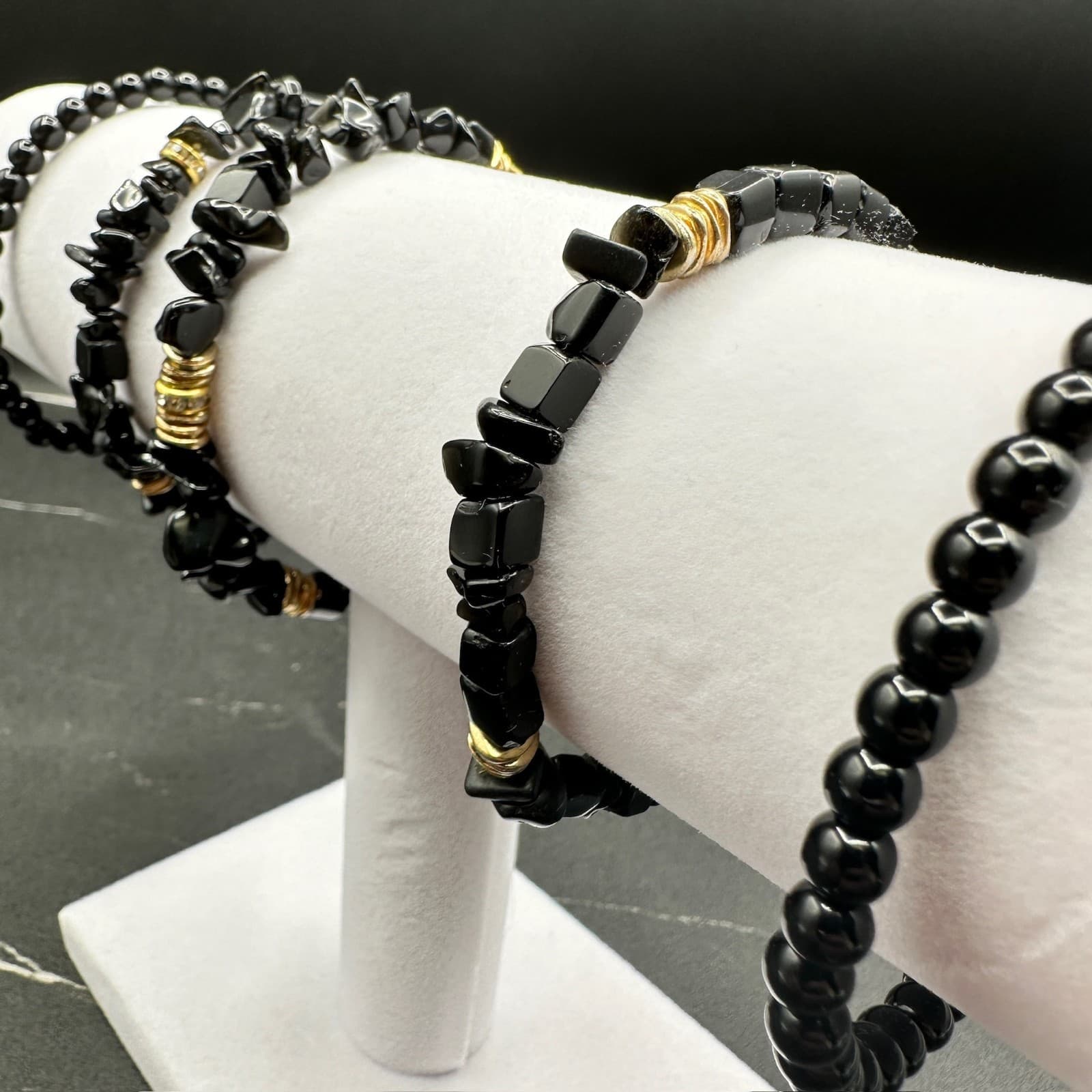 Vintage Black Stones Gold-Tone Fashion Beaded Stretch 5-Pieces Bracelets Set - Thumbnail 6