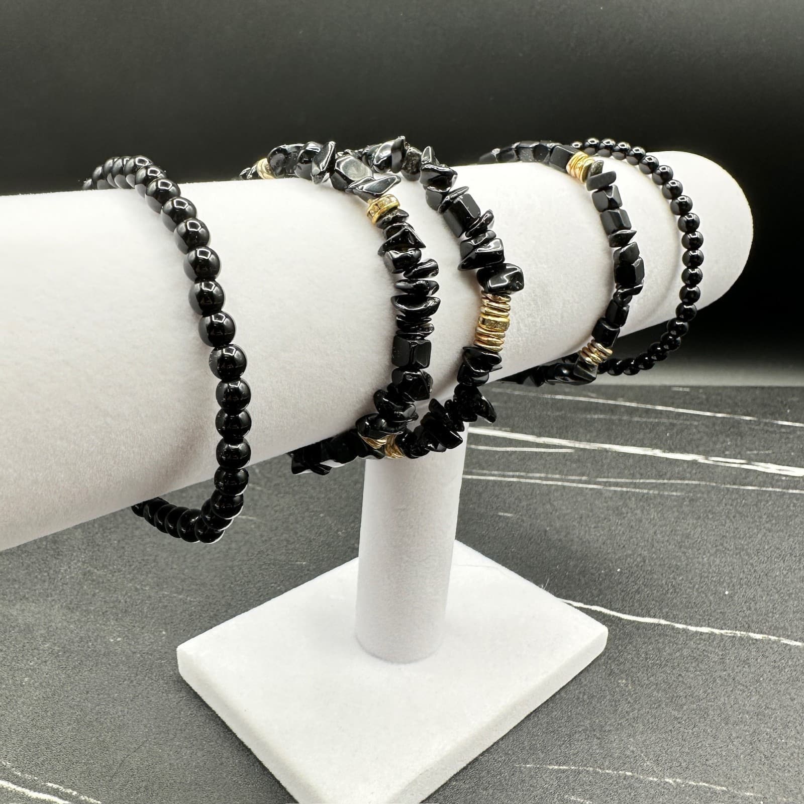 Vintage Black Stones Gold-Tone Fashion Beaded Stretch 5-Pieces Bracelets Set - Thumbnail 4