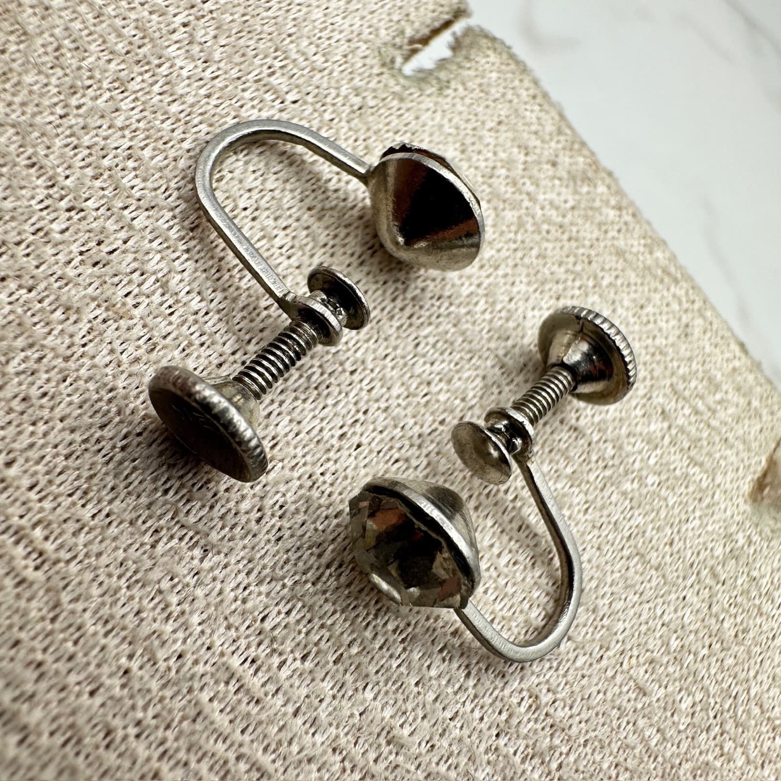 Vintage Nemo Round Crystal Silver-Tone Screw Back Retro Dangle Drop Earrings - Thumbnail 4