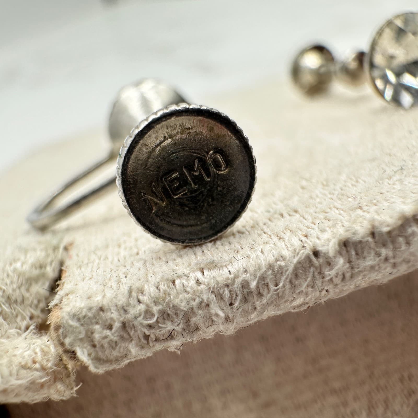 Vintage Nemo Round Crystal Silver-Tone Screw Back Retro Dangle Drop Earrings - Thumbnail 6