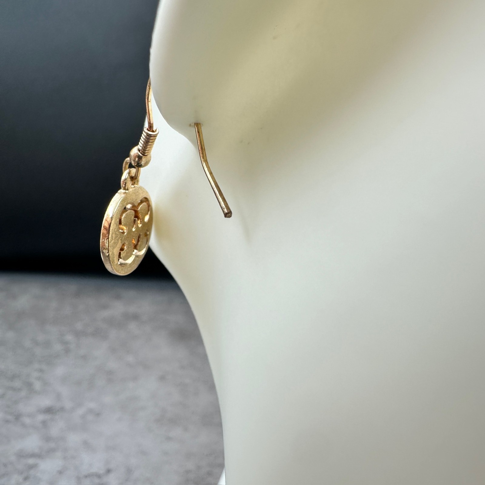 Vintage Gold-Tone Spiritual Symbolic Fashion Pierced Hook Dangle Drop Earrings - Thumbnail 5