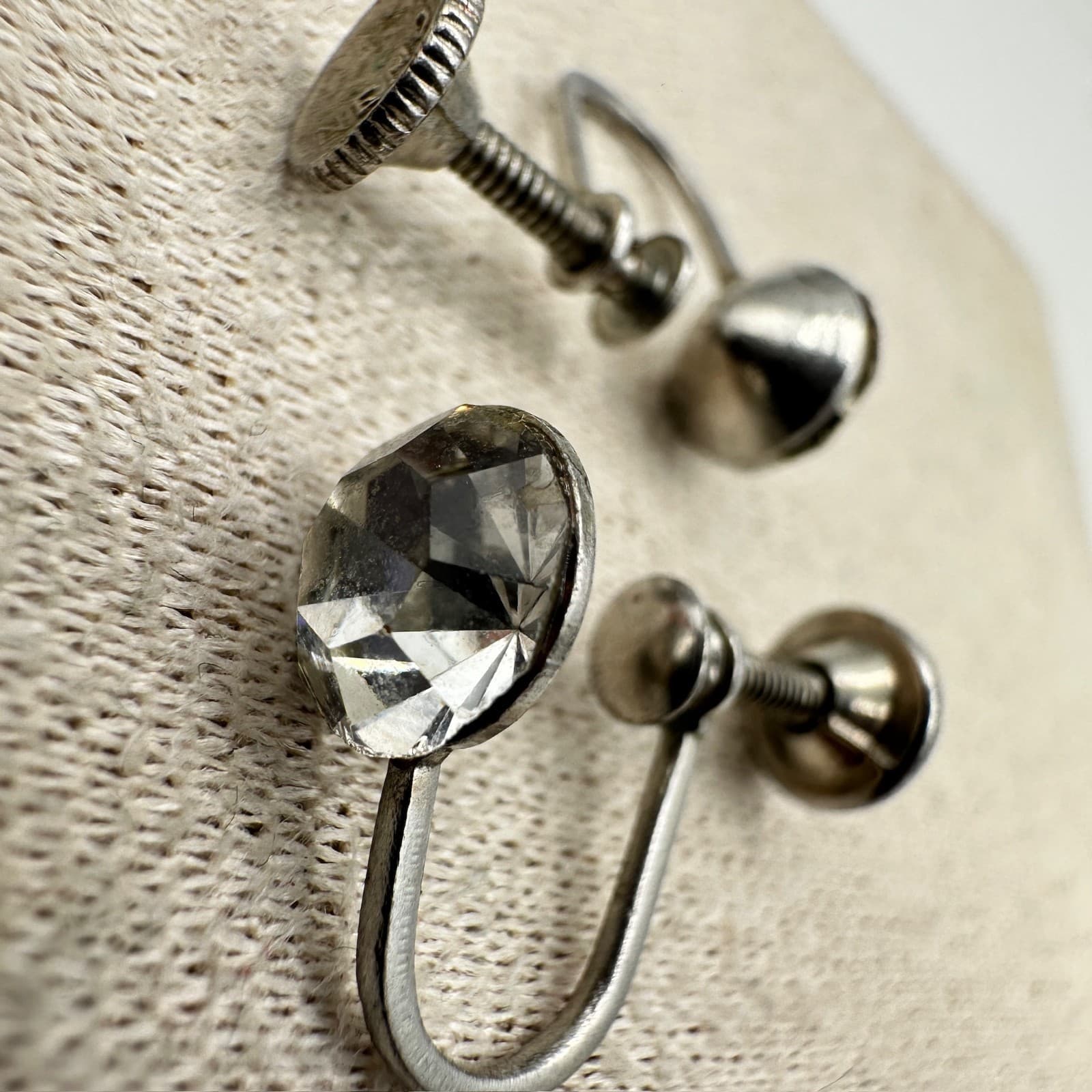 Vintage Nemo Round Crystal Silver-Tone Screw Back Retro Dangle Drop Earrings - Thumbnail 5
