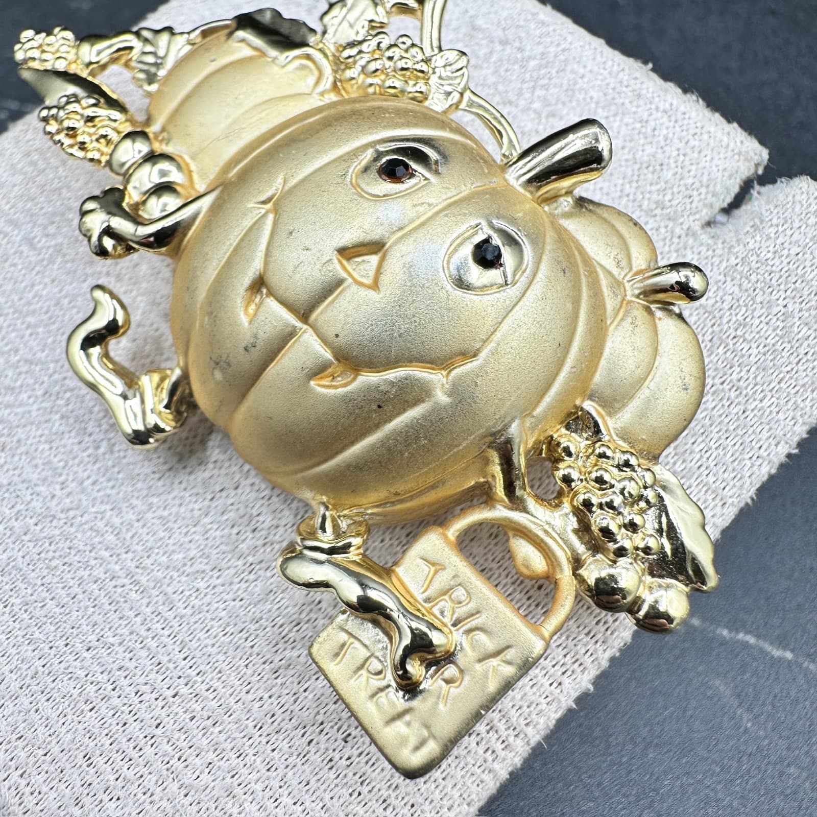 Vintage Danecraft Rhinestone Gold-Tone Pumpkin Halloween Christmas Brooch Pin - Thumbnail 3