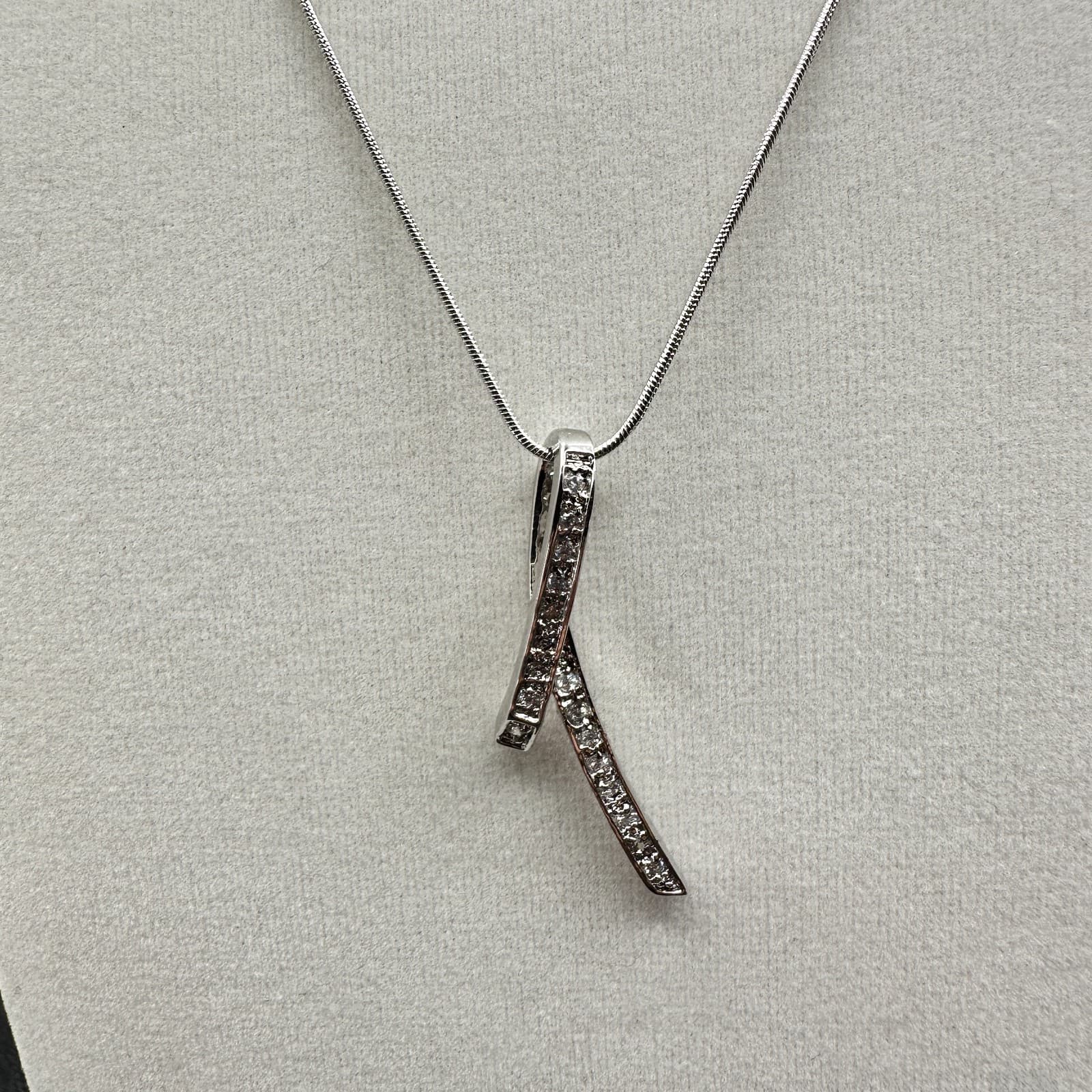 Vintage 90s Silver Tone Ribbon Pendant Necklace Women's Classic Jewelry - Thumbnail 2