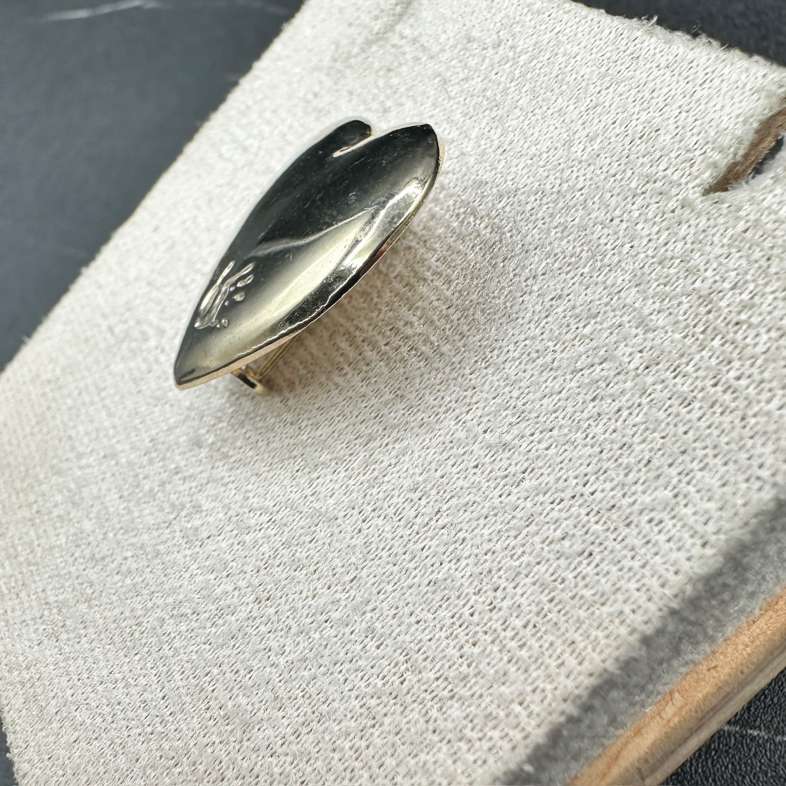 Vintage The Variety Club Gold-Tone Hand On Heart Fashion Classic Brooch Pin - Thumbnail 3